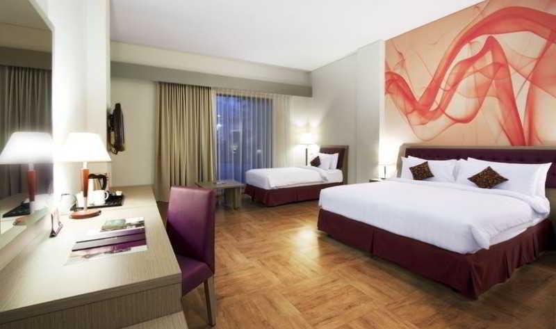 Kuta Central Park Hotel Экстерьер фото