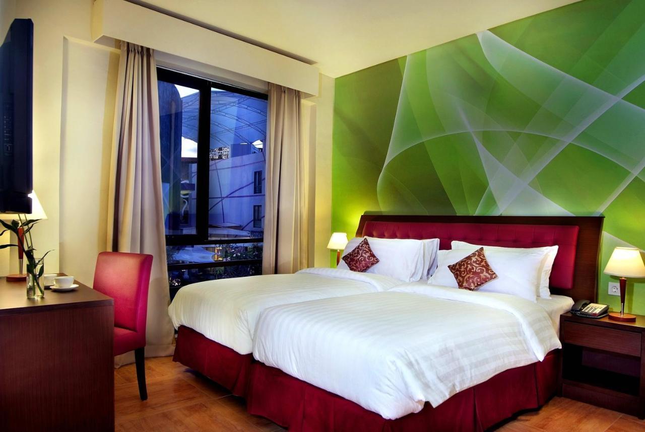 Kuta Central Park Hotel Экстерьер фото