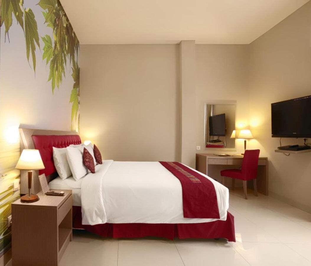 Kuta Central Park Hotel Экстерьер фото
