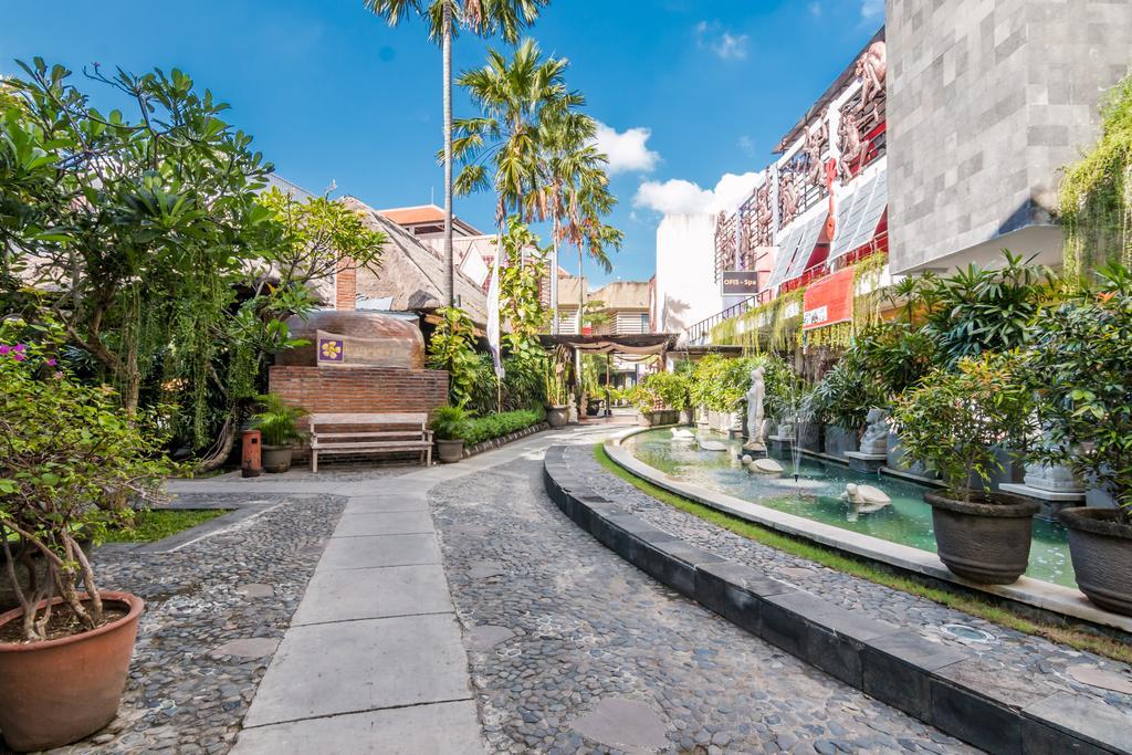 Kuta Central Park Hotel Экстерьер фото