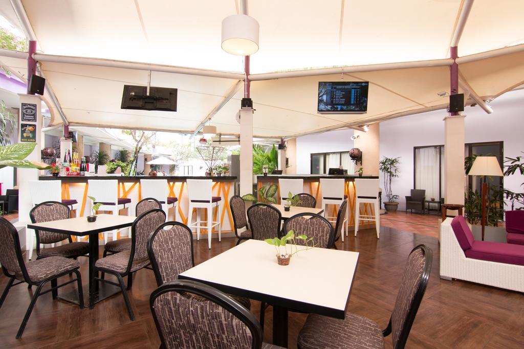 Kuta Central Park Hotel Экстерьер фото