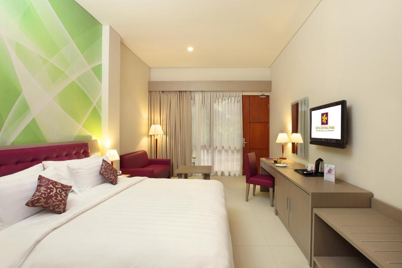 Kuta Central Park Hotel Экстерьер фото